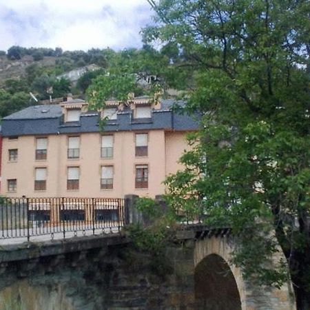 Hostal Restaurante Mendez Villafranca Del Bierzo Eksteriør billede