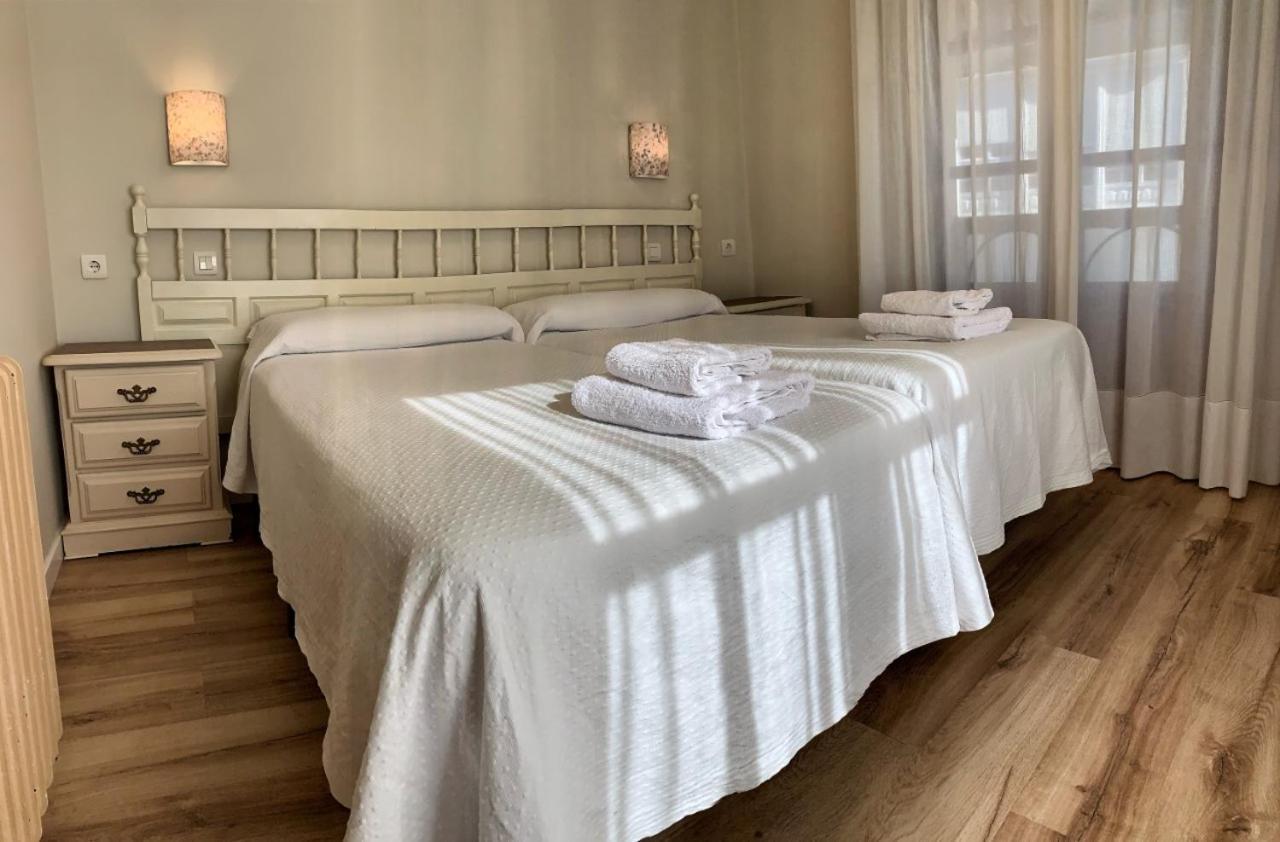 Hostal Restaurante Mendez Villafranca Del Bierzo Eksteriør billede