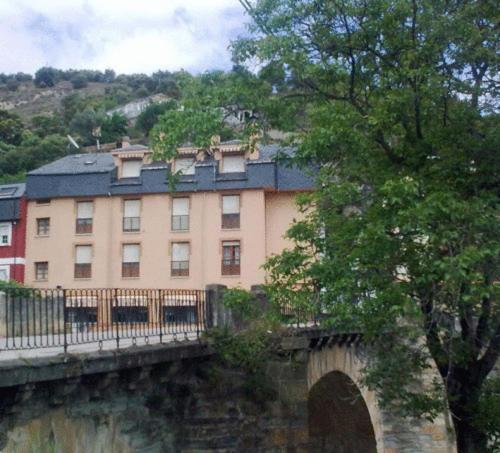 Hostal Restaurante Mendez Villafranca Del Bierzo Eksteriør billede