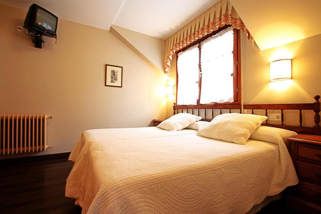 Hostal Restaurante Mendez Villafranca Del Bierzo Værelse billede
