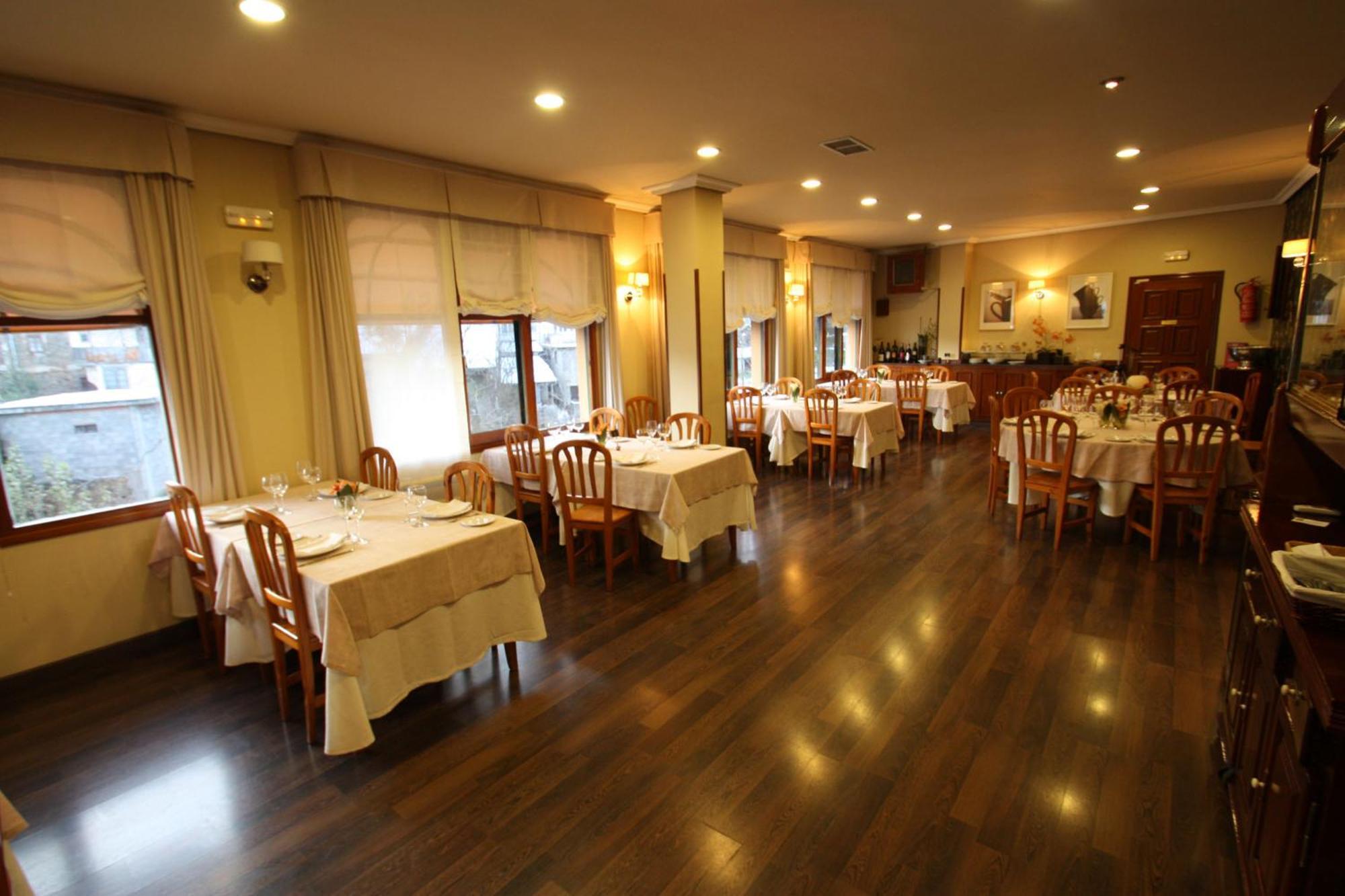 Hostal Restaurante Mendez Villafranca Del Bierzo Eksteriør billede