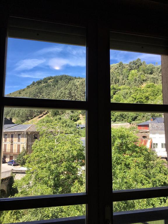 Hostal Restaurante Mendez Villafranca Del Bierzo Eksteriør billede