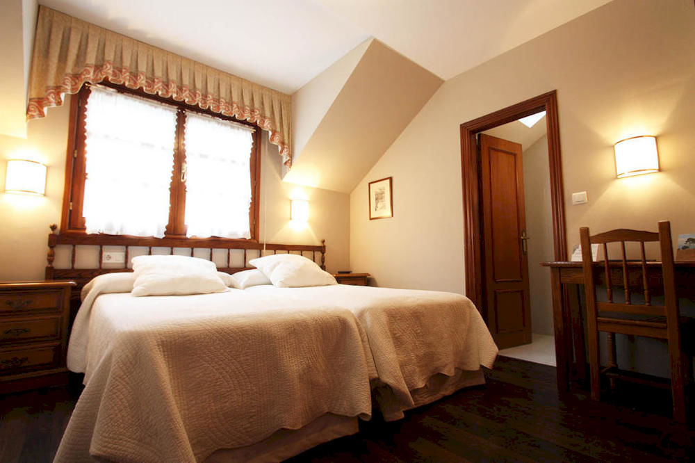 Hostal Restaurante Mendez Villafranca Del Bierzo Eksteriør billede